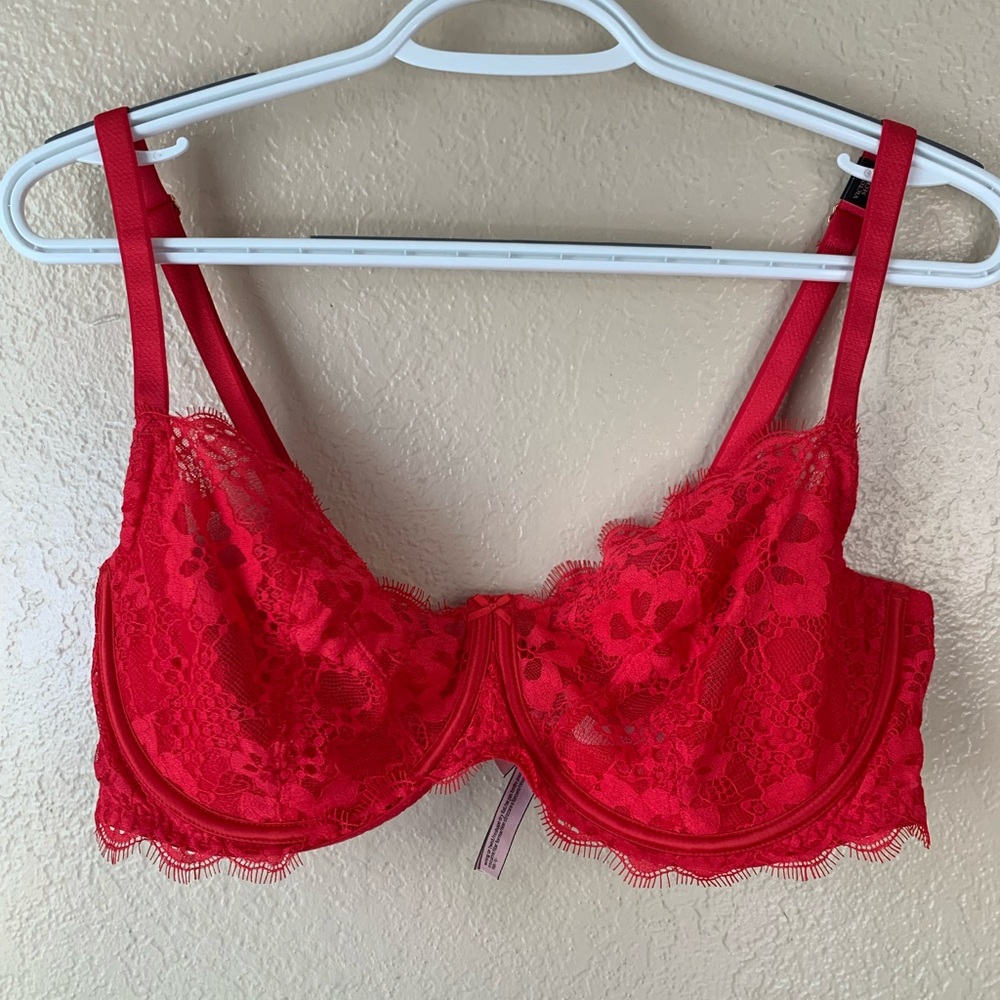 Victorias Secret Red Lace Dream Angels No Padding Pushup Bra Size 38DD NWT